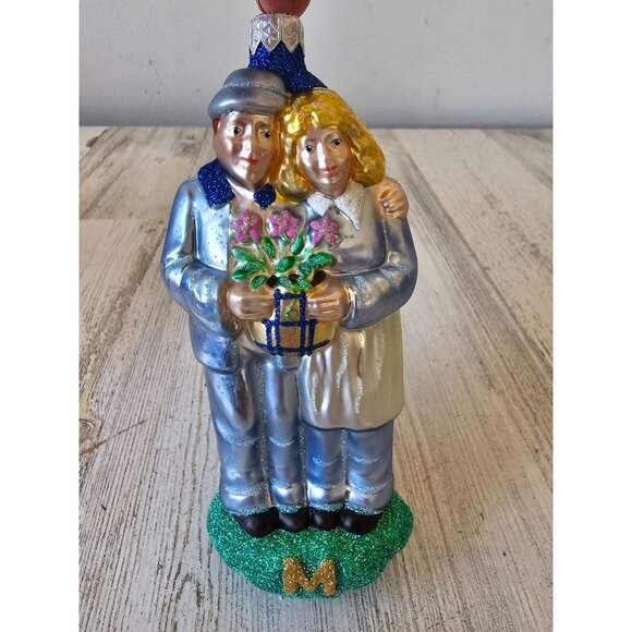 Patricia breen just married couple ornament wedding flowers Xmas tree glitter - Picture 1 of 8